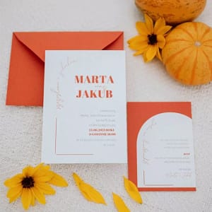 Zaproszenie białe, pomarańczowe napisy, zaproszenie ślubne, dyniowe, jesienne, pomarańczowa, marchewkowa, czerwona koperta, zaokrąglony wzór